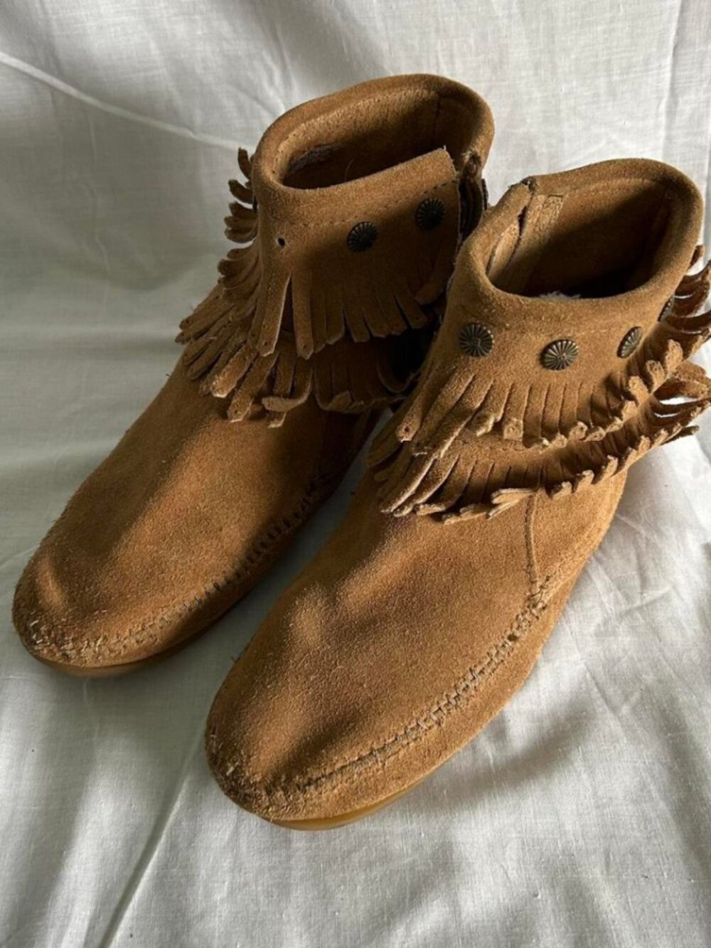 Minnetonka Women's Tan and Brown Boots